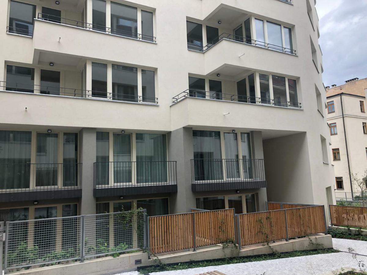 Luxury Apartment With Private Garden Prag Dış mekan fotoğraf