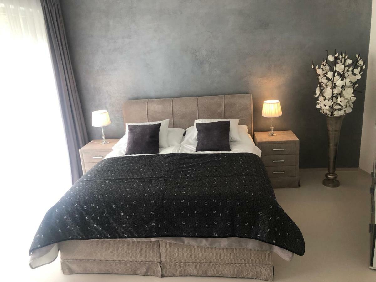 Luxury Apartment With Private Garden Prag Dış mekan fotoğraf